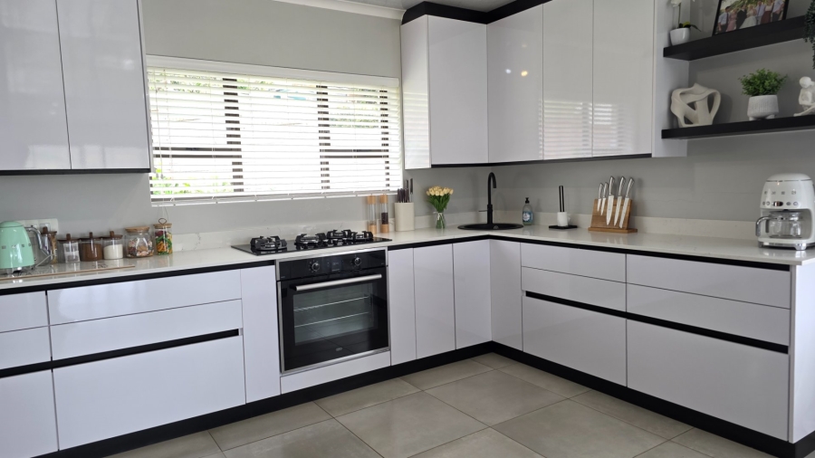 3 Bedroom Property for Sale in Island View Western Cape
